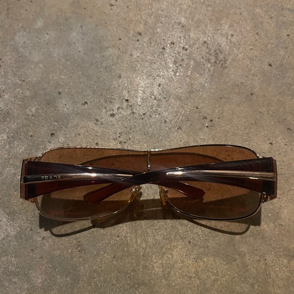 Prada Vintage Y2K Gold Beige Retro Sunglasses SPR 52H 5AK-6S1 - Picture 5 of 7